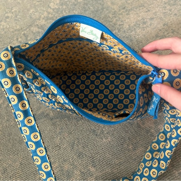 Vera Bradley Riviera Blue Adjustable Strap On The Go Crossbody Purse Bag - Picture 7 of 9